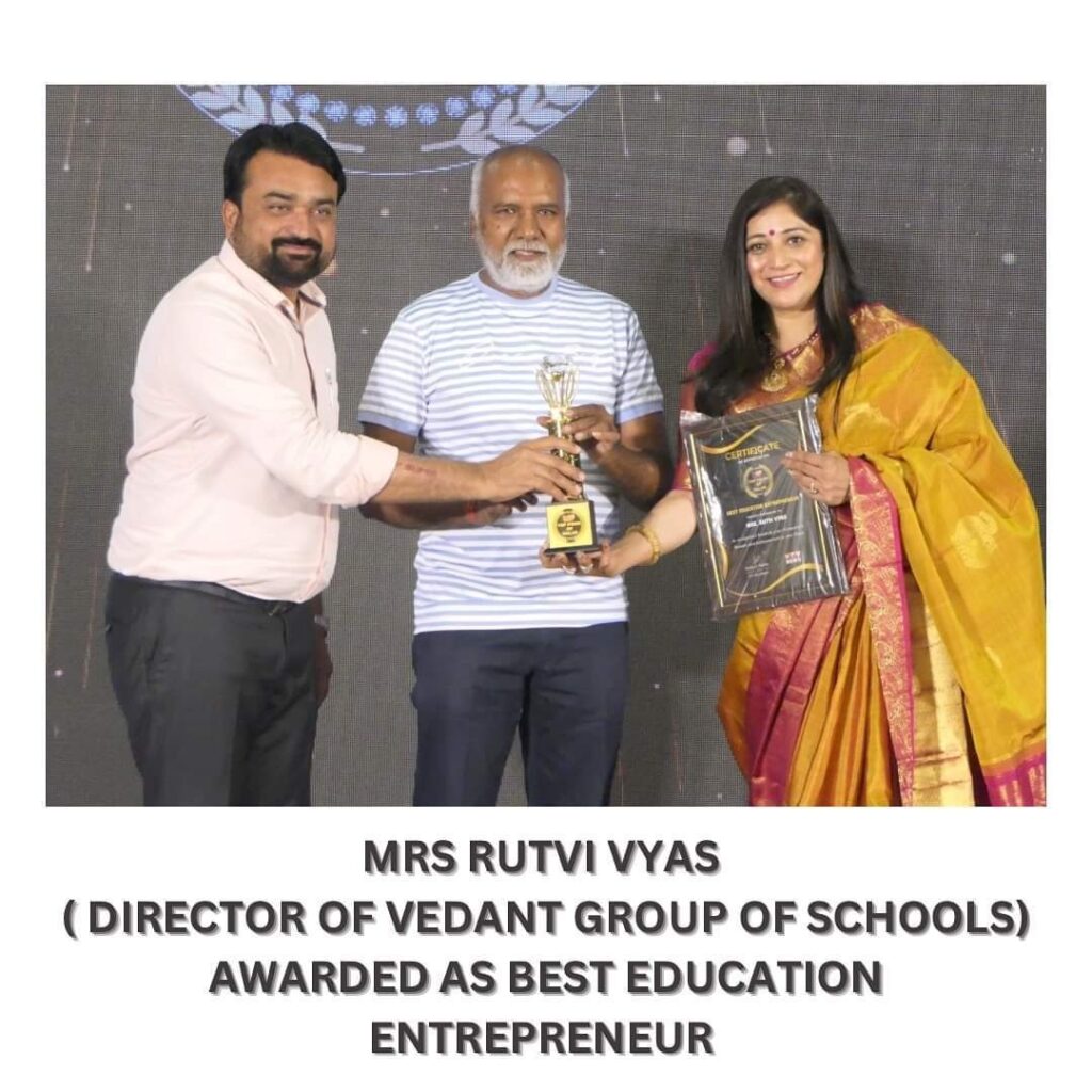 Blogs 21 Best Educational Entrepreneur by VTV News